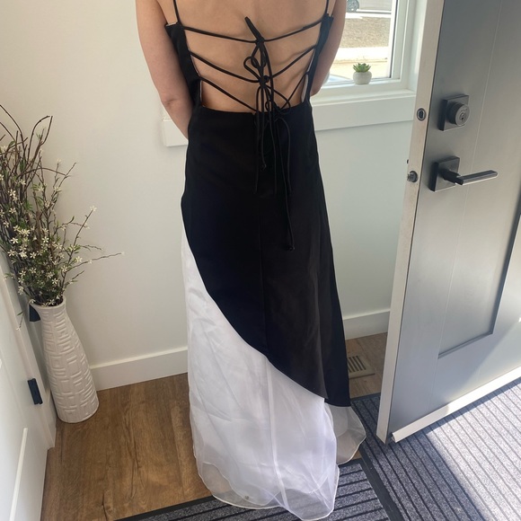 Onyx Nite Grad Dress - Picture 4 of 7